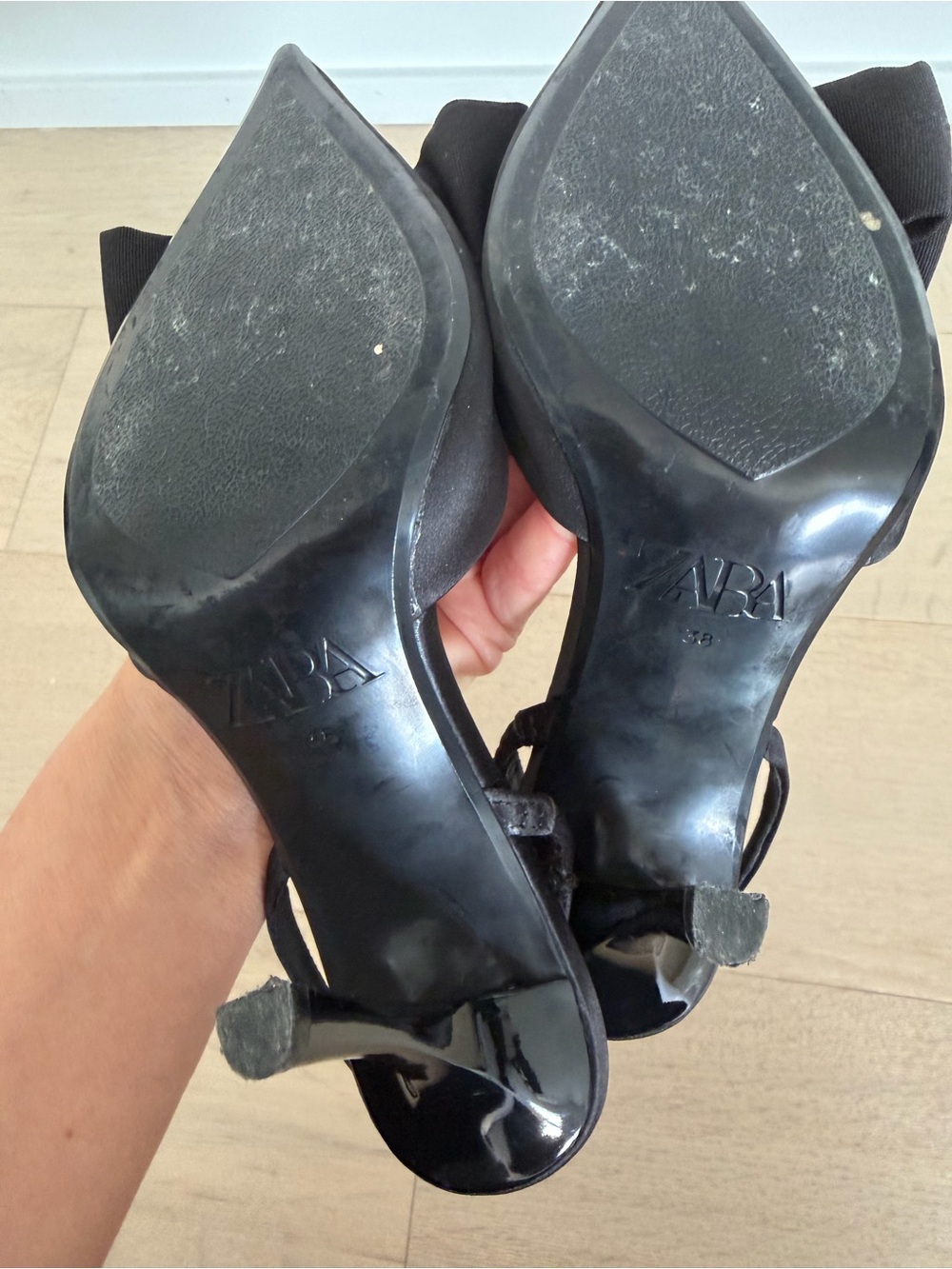 ZARA Black Pointed Slingback Heels with Bow Accent - Picture 5 of 5